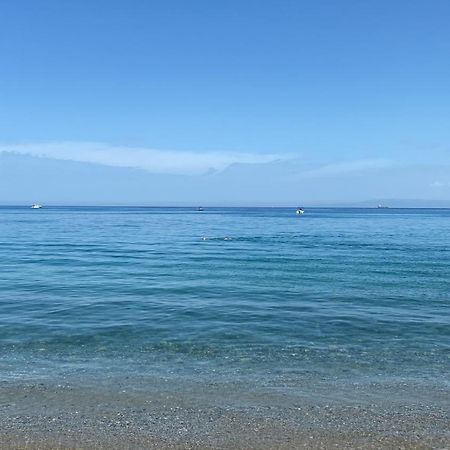 Tra Mare E Lago Torre di Faro Екстериор снимка