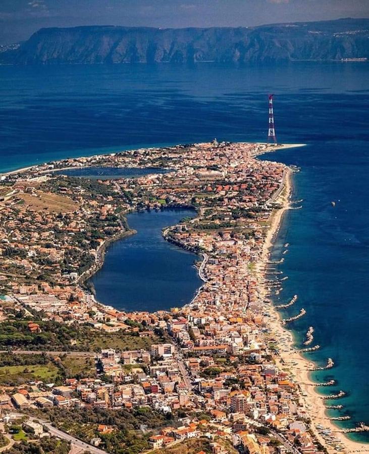 Tra Mare E Lago Torre di Faro Екстериор снимка